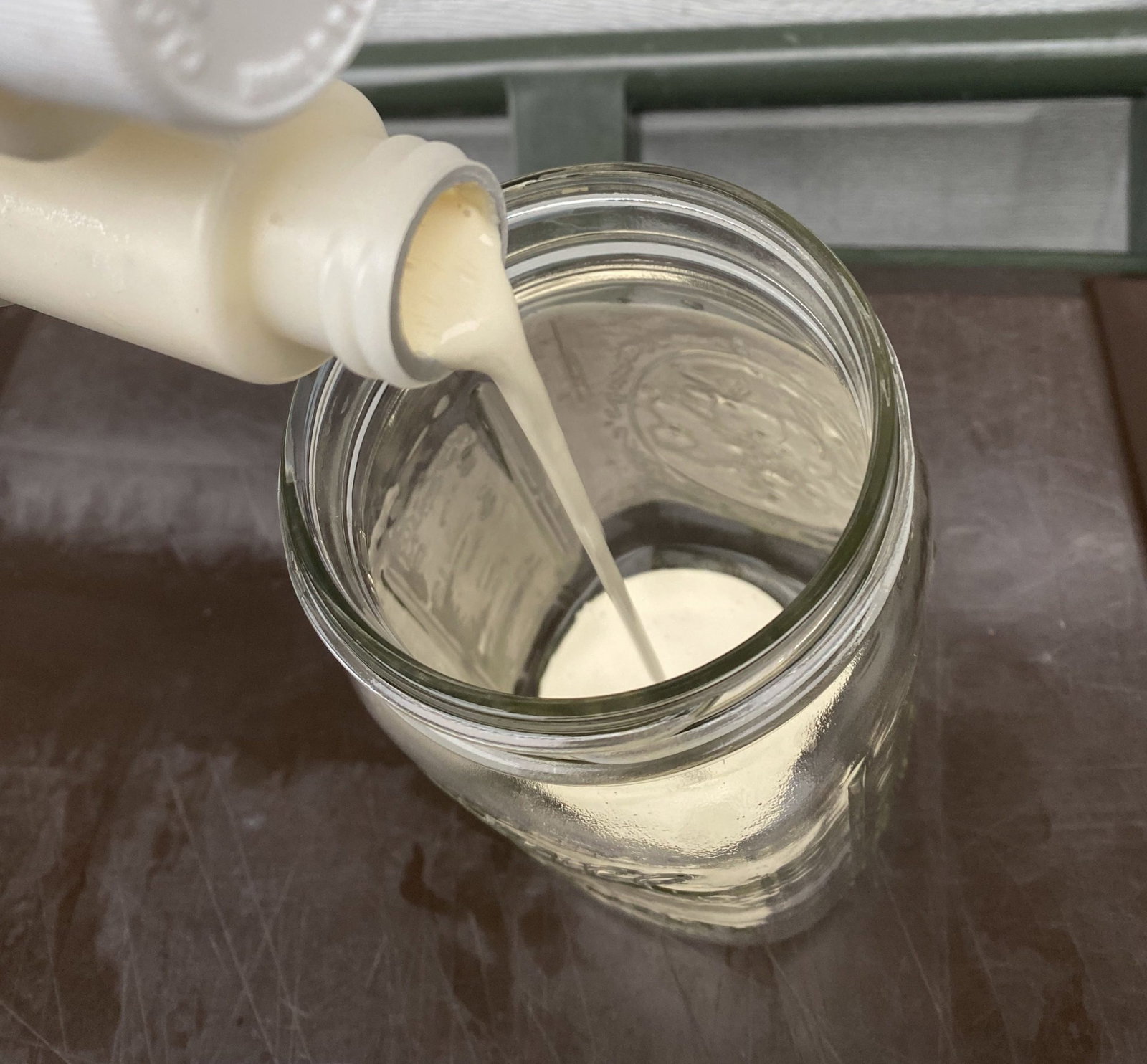 Azoxystrobin_Liquid_Fungicide_cropped